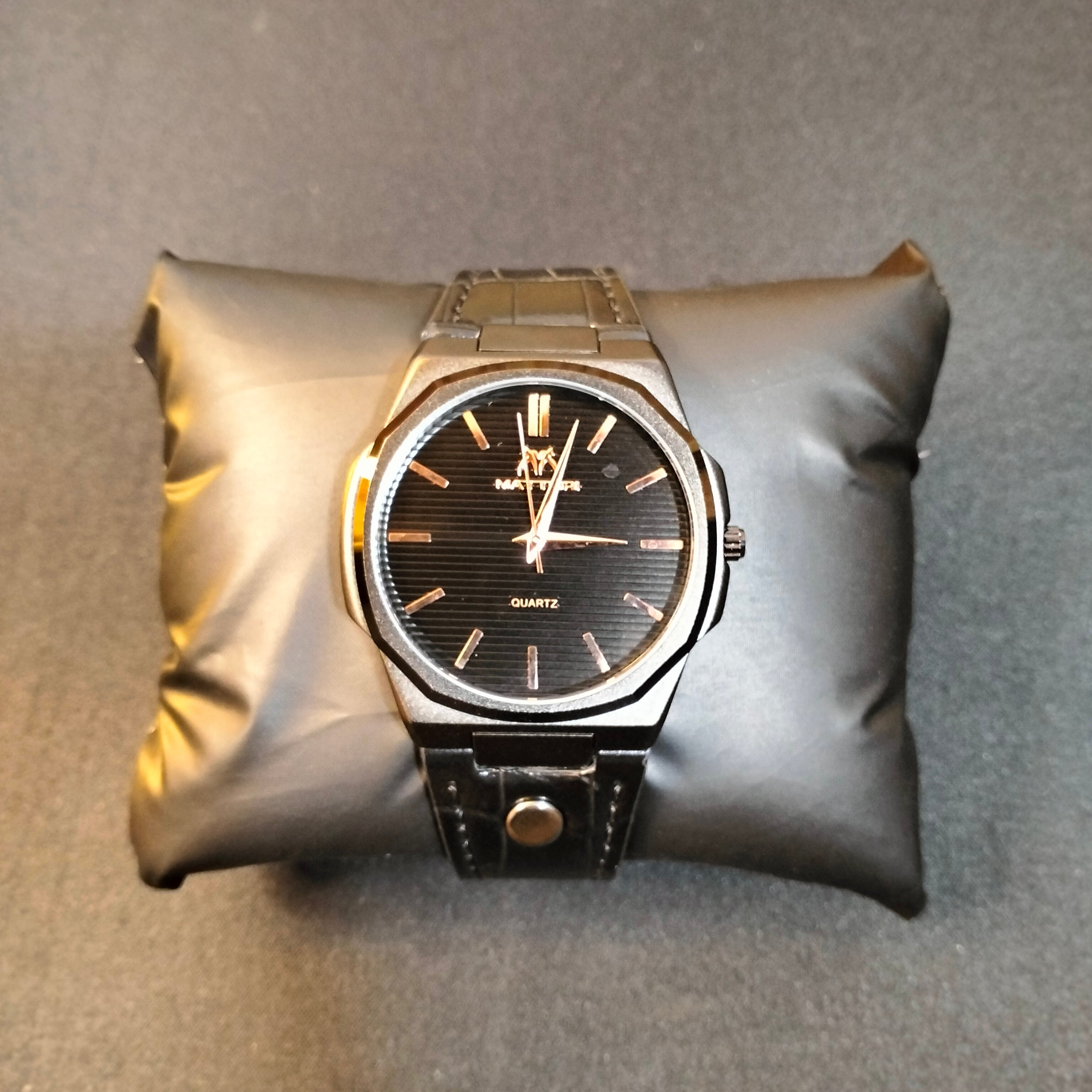 Matturi Classy Green Wrist Watch [Quartz]